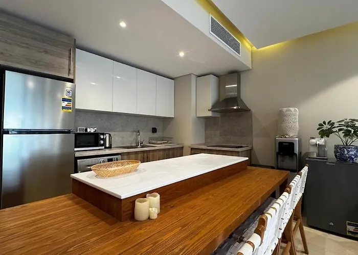 2 Bedroom With A Garden Facing The Pool