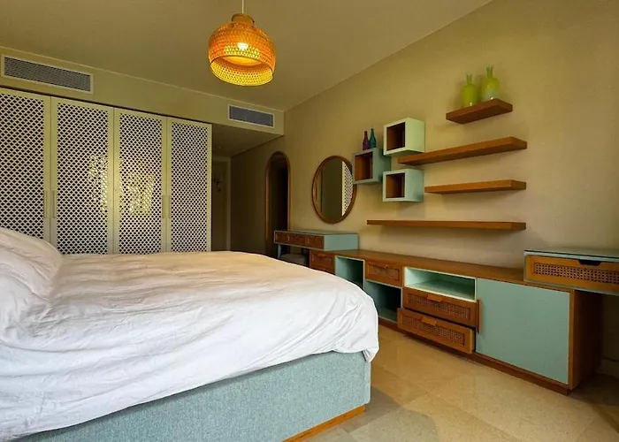2 Bedroom With A Garden Facing The Pool