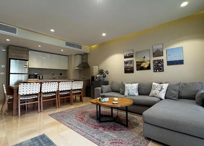 2 Bedroom With A Garden Facing The Pool