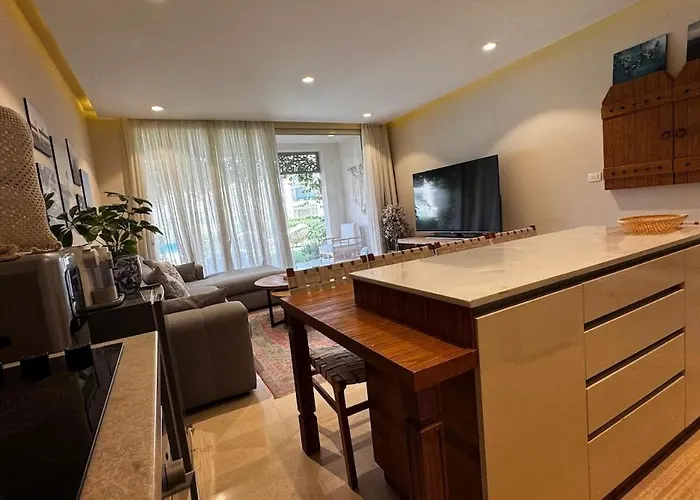 2 Bedroom With A Garden Facing The Pool